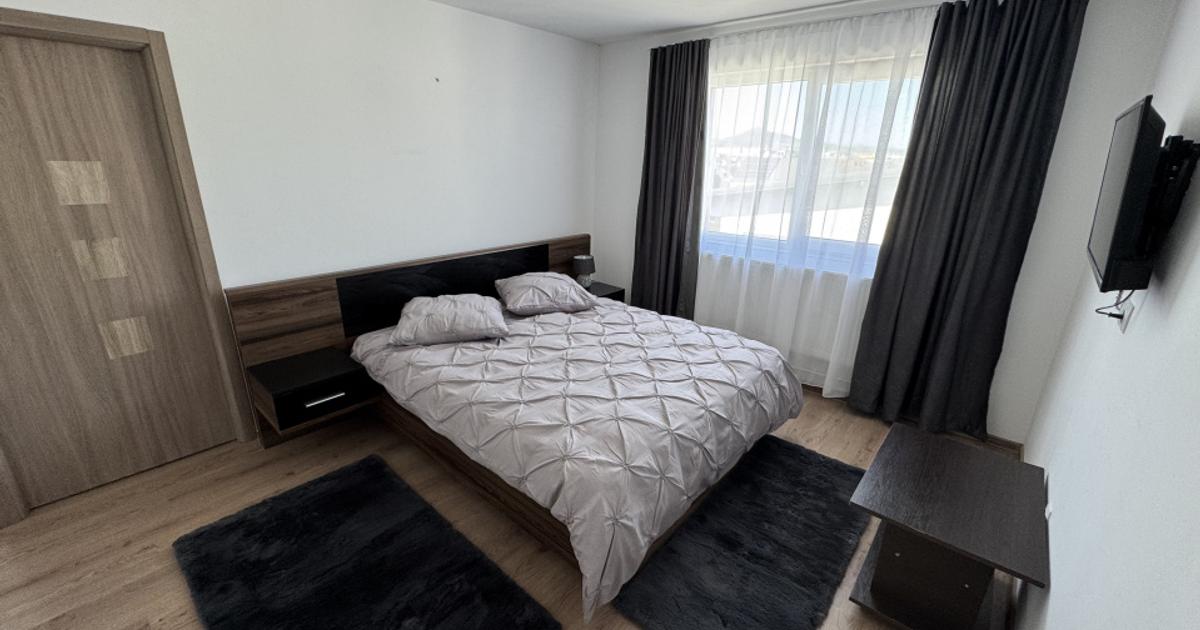 Apartament decomandat cu 3 camere în zona Sud, Bistrița preț 250 $ / lună