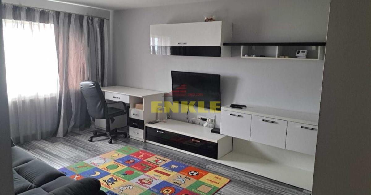 De închiriat apartament cu 2 camere decomandat, Str. Ion Pillat.