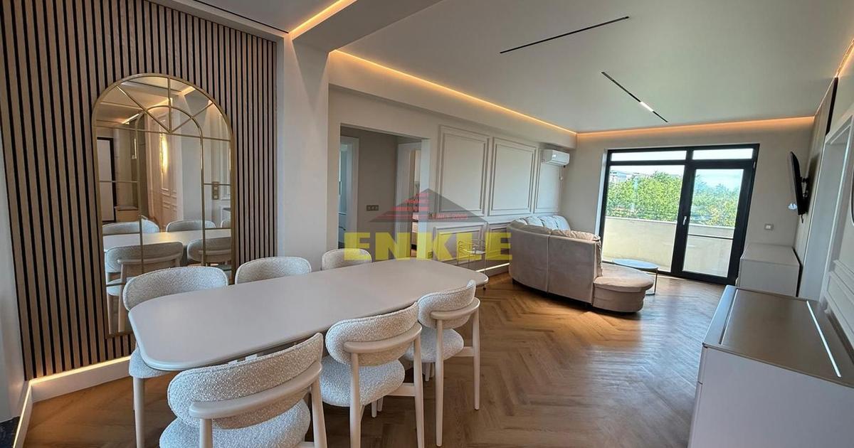 Apartament semidecomandat cu 4 camere în zona Central, Botoșani