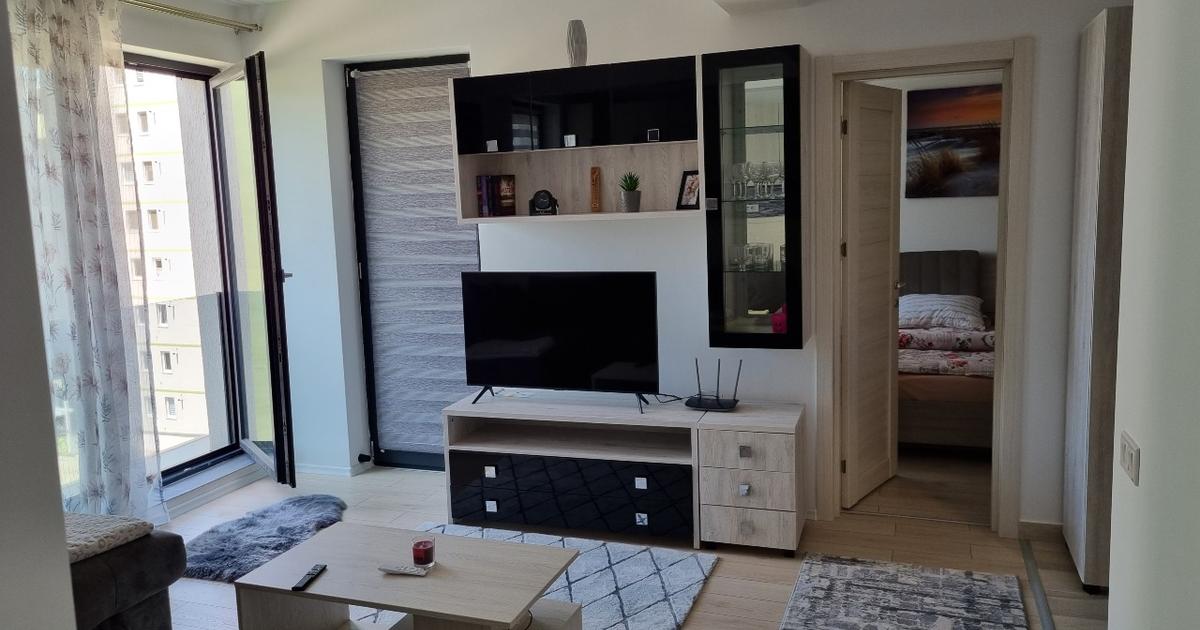 Proprietar ofer spre inchiriere apartament tip studio cu parcare
