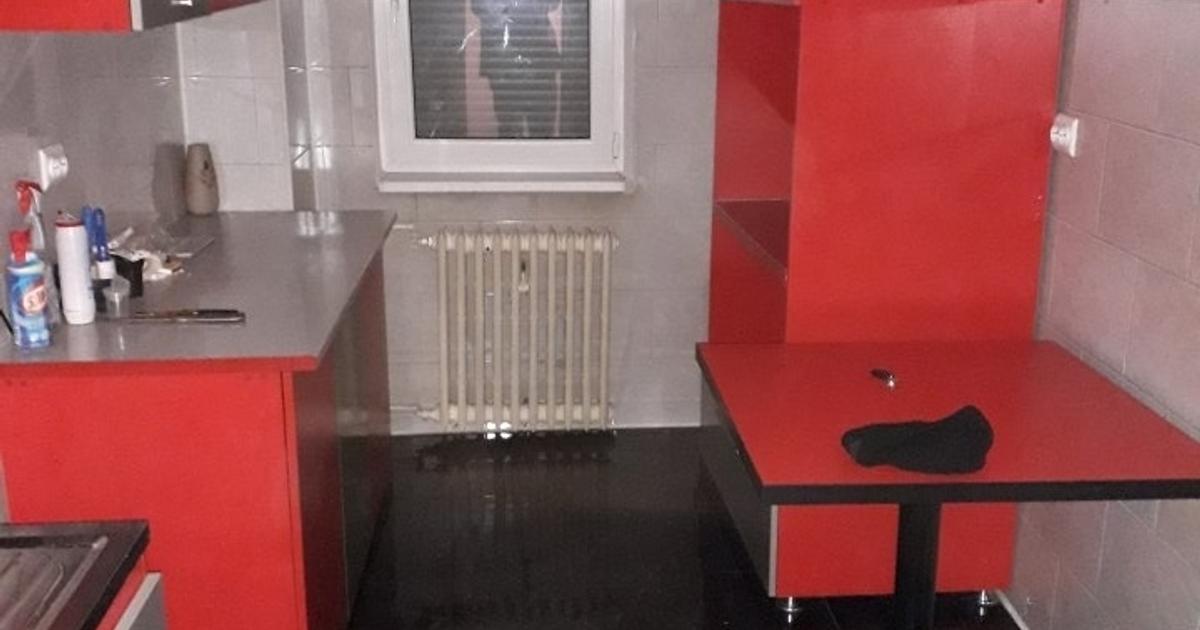 Inchiriez apartament 2camere,  semimobilat,  etajul 1, zona Icil Kaufland