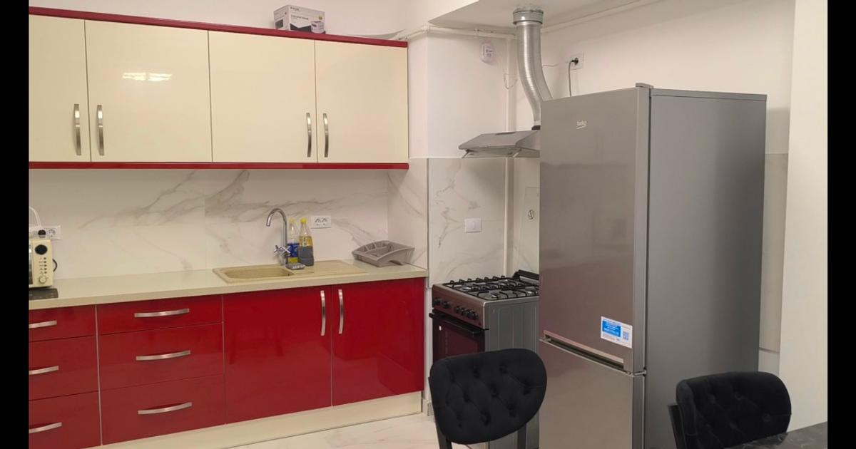 Închiriez apartament 2 camere mobilat lux cu loc de parcare la subsol