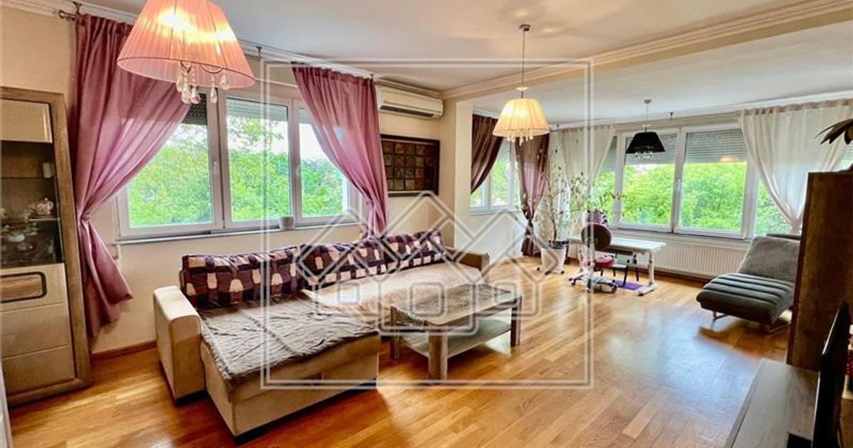 Apartament la vila - 80 mp, priveliste deosebita - Sub Arini