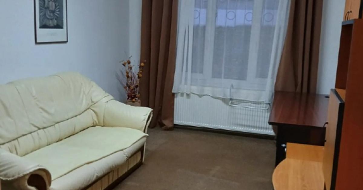 închiriez apartament cu 2 camere parter MOBILAT în zona CORINA-TUDOR -UNICREDIT