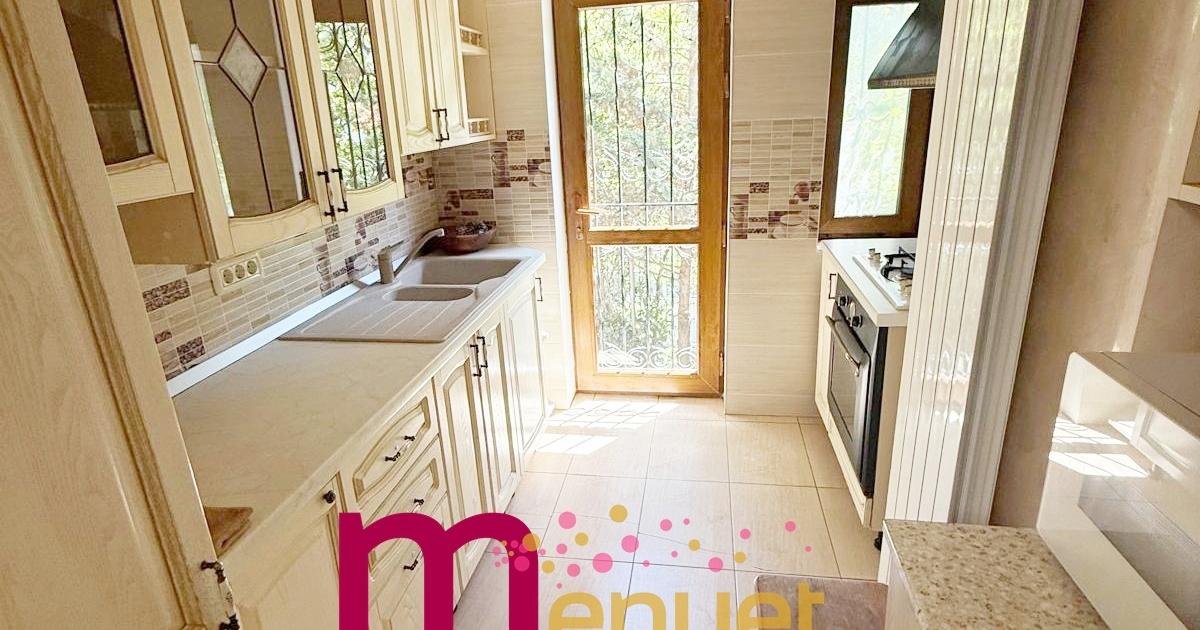 Apartament decomandat cu 3 camere în zona Babadag, Tulcea