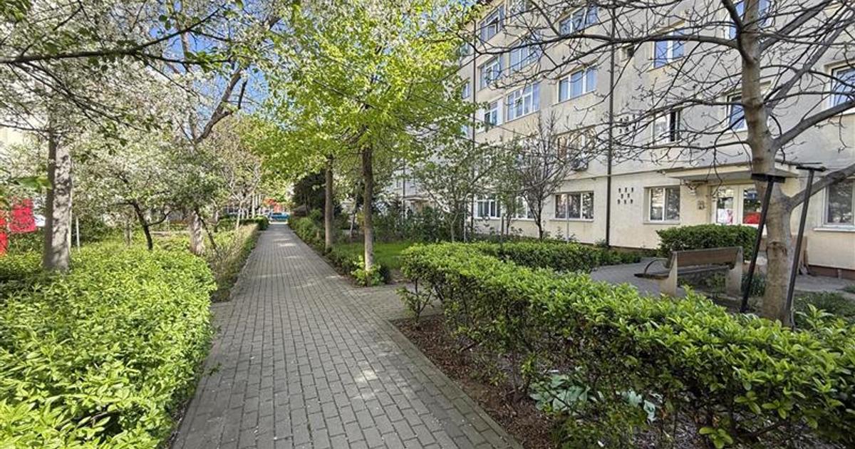 Apartament 2 camere, Mioritei (Slanicului), etaj 4/4, acoperis sarpanta.