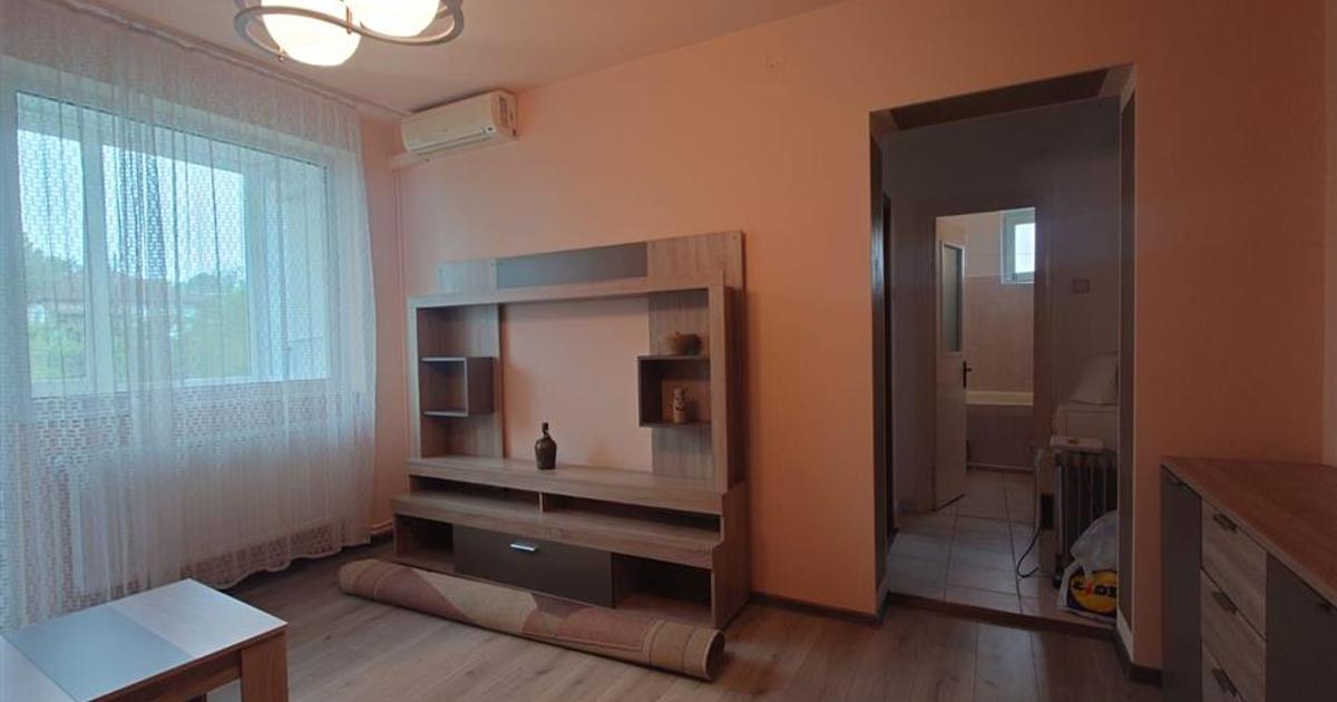 Apartament semidecomandat cu 3 camere în Brad