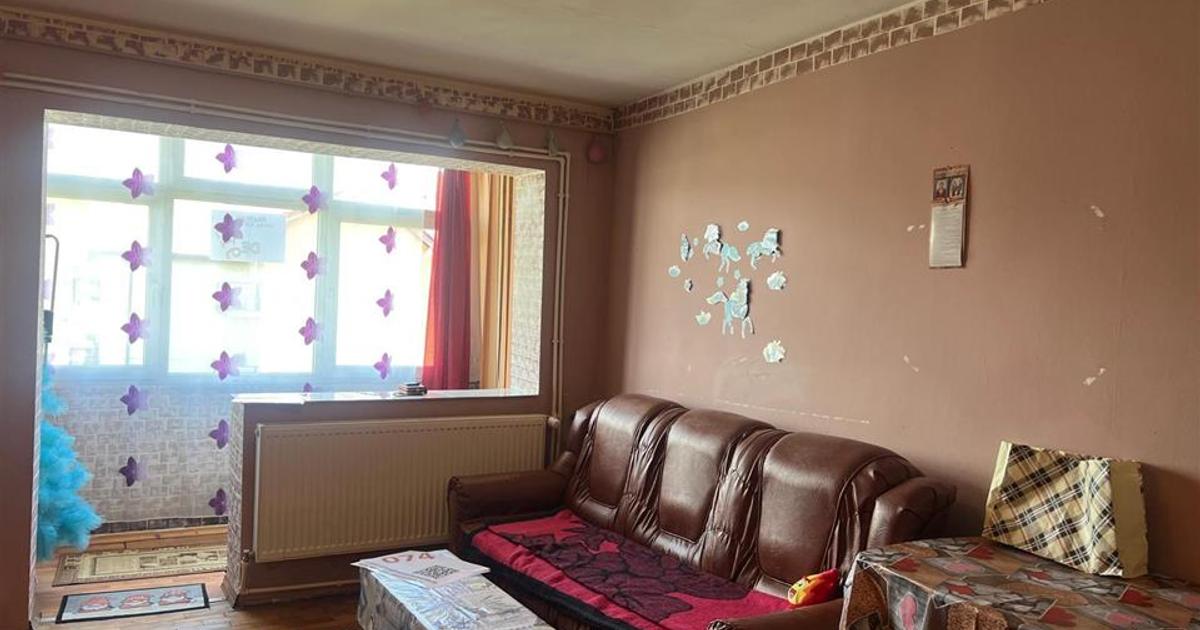 Apartament decomandat cu 3 camere în Brad