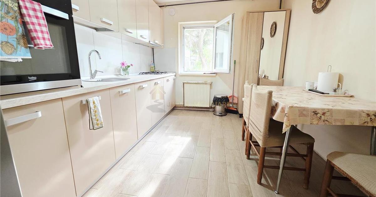 Apartament decomandat cu 3 camere în zona Mănăștur, Cluj-Napoca
