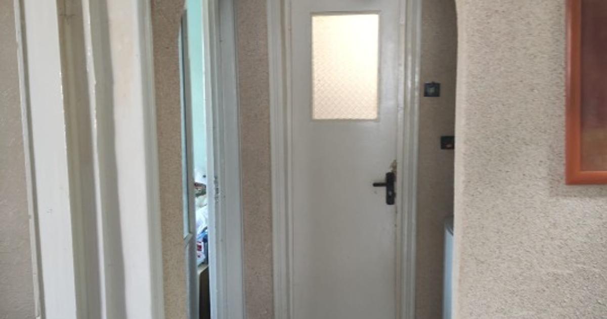 Vand apartament  3 camere, izolat exterior,bloc antiseismic vis-a-vis Comisariat