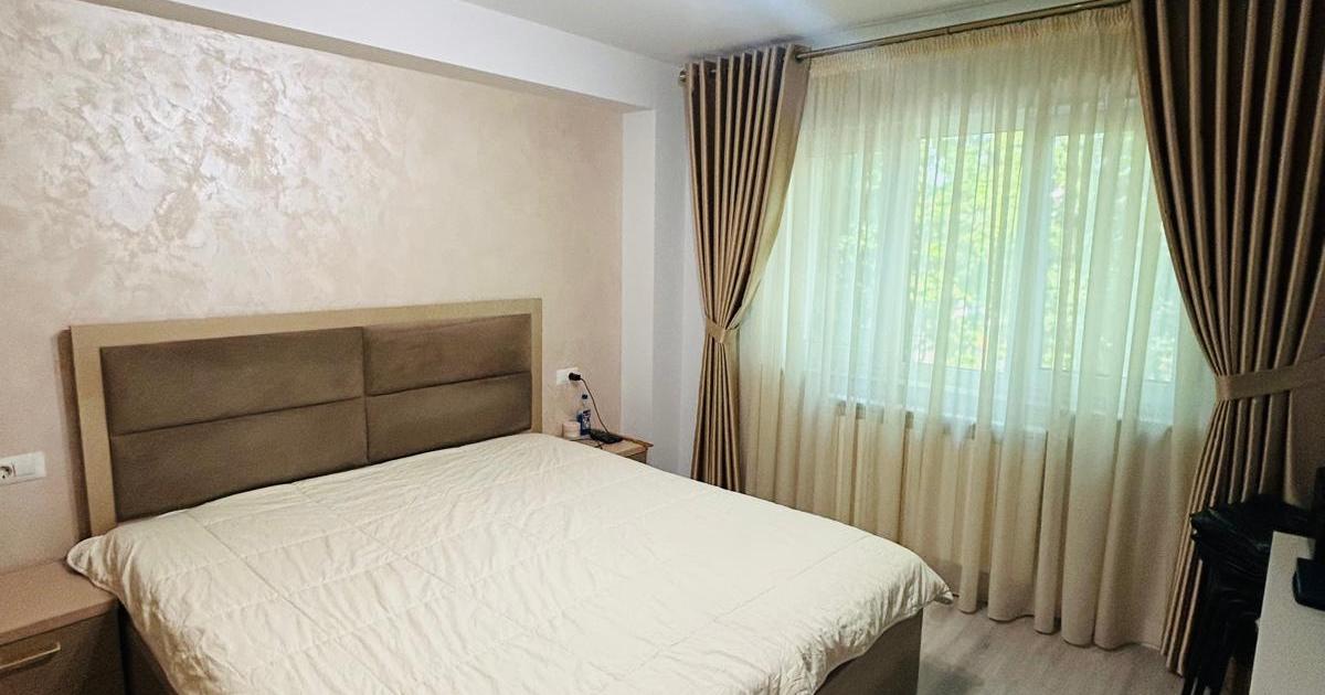 Apartament 2 camere  Bd Bucuresti - etaj 2/4 - 85000 euro  negociabil