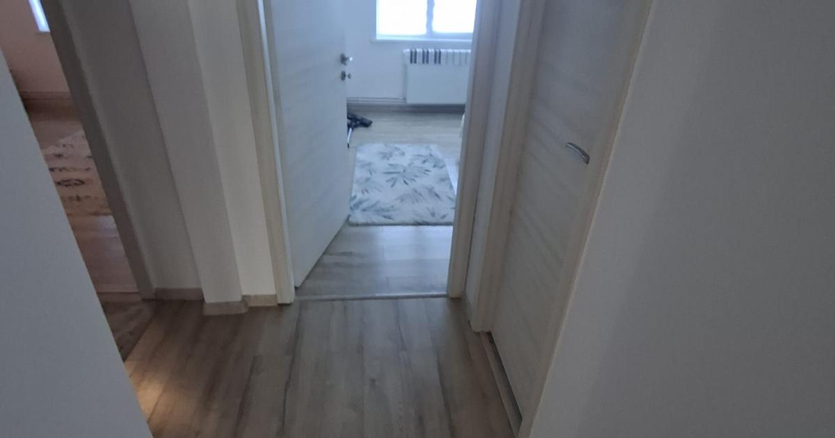 Apartament cu 3 camere decomandat, etaj 4/10, zona Alexandru cel Bun