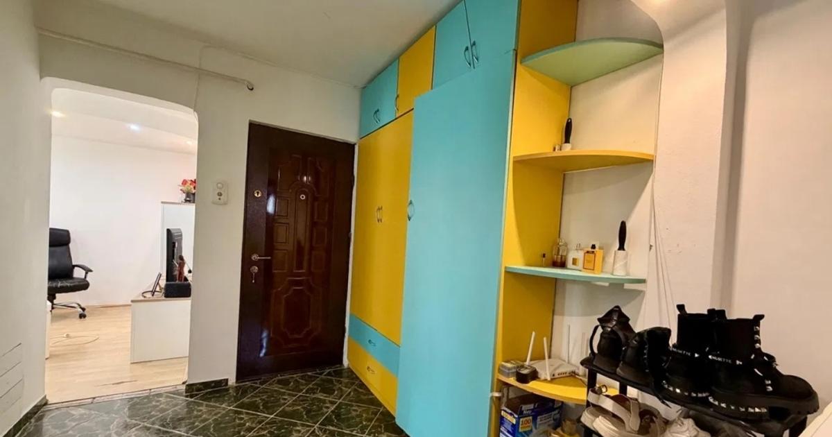 2 camere decomandat etaj 1 zona nicolina 1 lidl prima statie