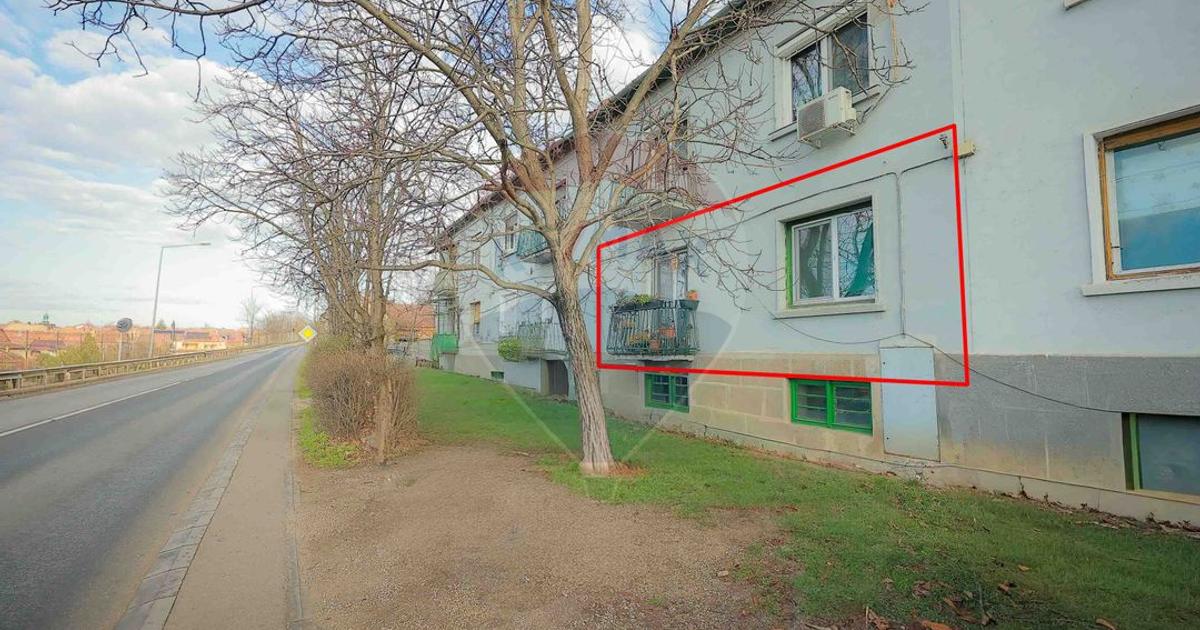 De vânzare apartament cu 2 camere, parter, parcare inclusă, central