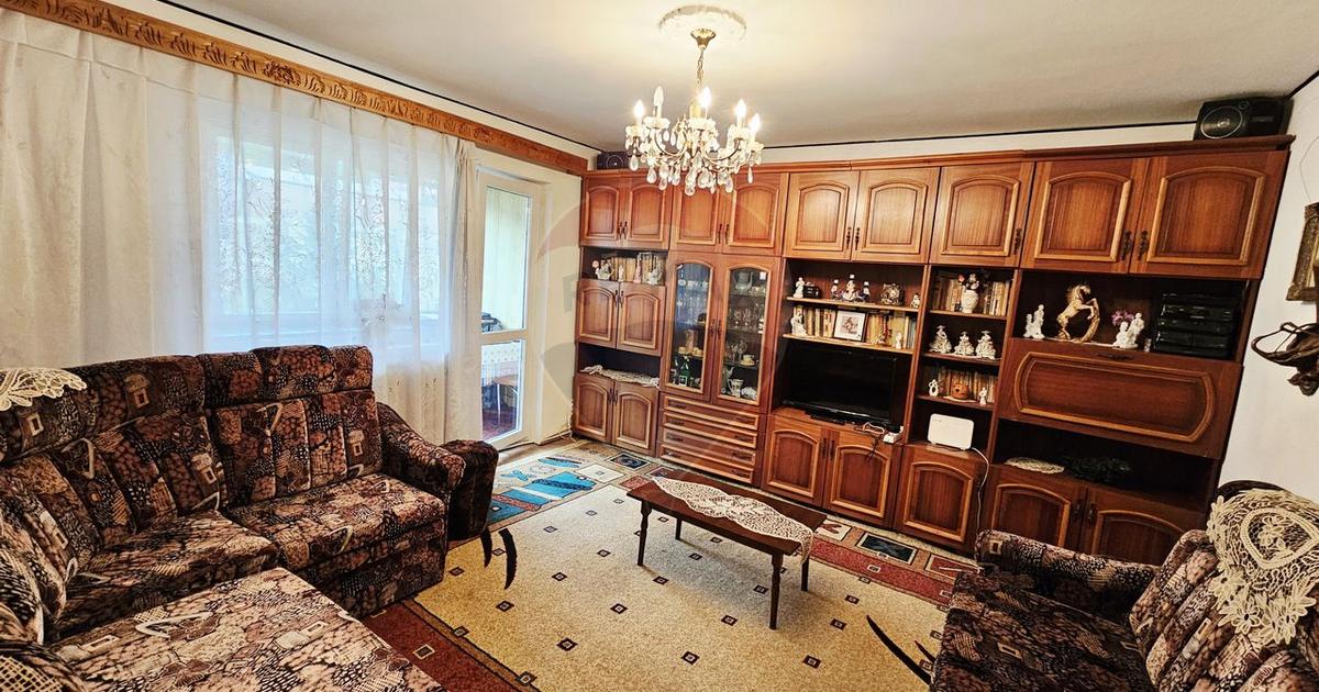 Apartament decomandat cu 4 camere în zona Mărăței, Piatra-Neamț