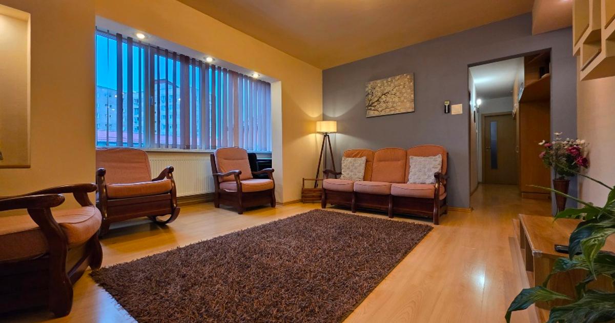 Apartament semidecomandat cu 3 camere în zona Micro II, Reșița