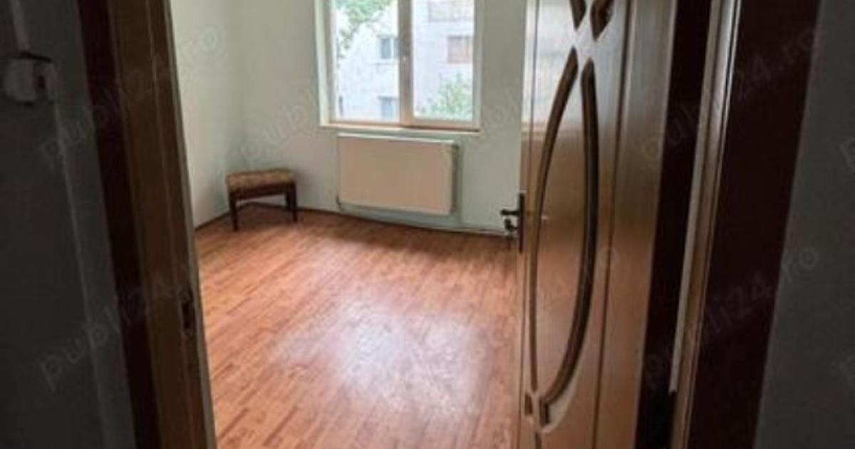 Apartament decomandat cu 3 camere în zona Central, Slobozia