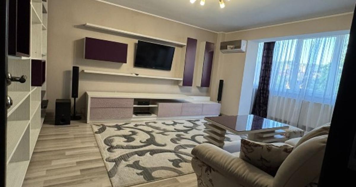 Apartament cu 3 camere, decomandat, 68 mp, mobilat si utilat + acces 100 mp