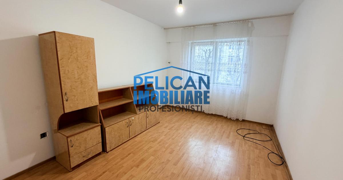 Apartament semidecomandat cu 3 camere în zona Vest, Tulcea