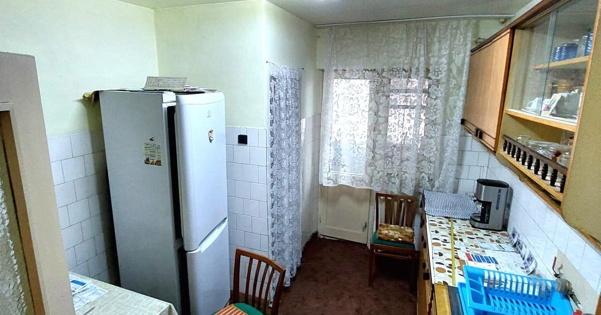 Apartament 2 camere zona Bradet etajul 1 72mp Pret 87000eur neg