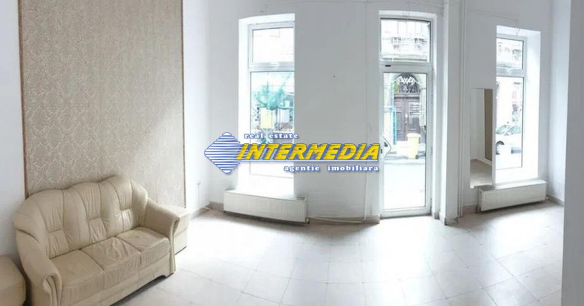 Spatiu Comercial la casa de inchiriat zona Centru  90 mp.