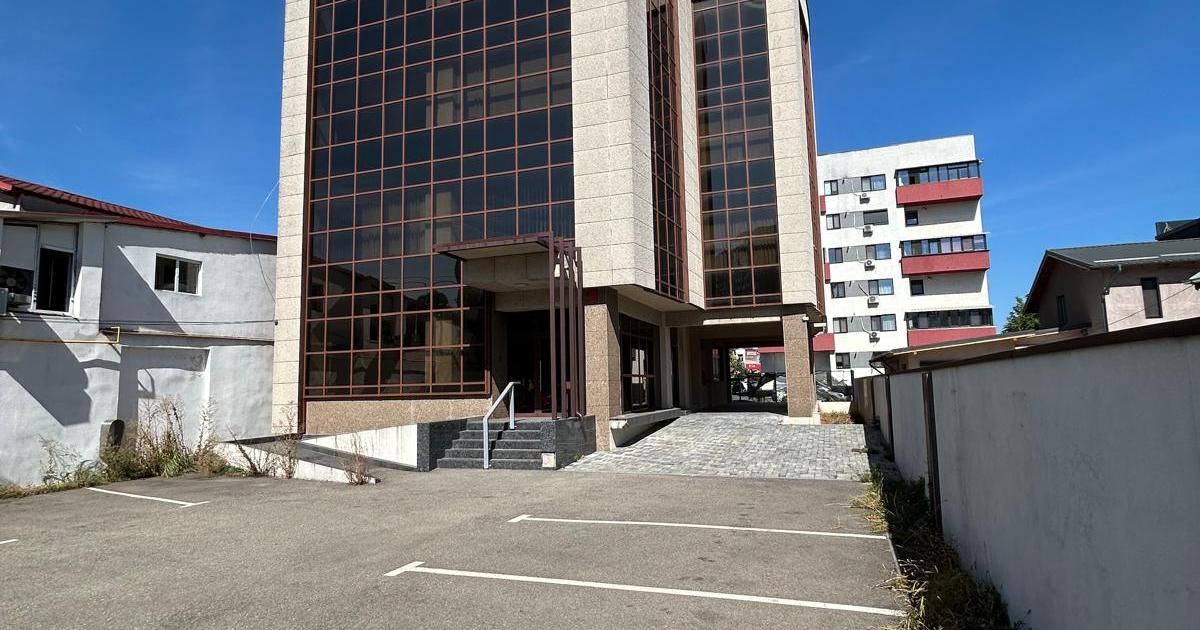 Spatii Birouri/ Policlinica/ Podul Inalt/ Ploiesti