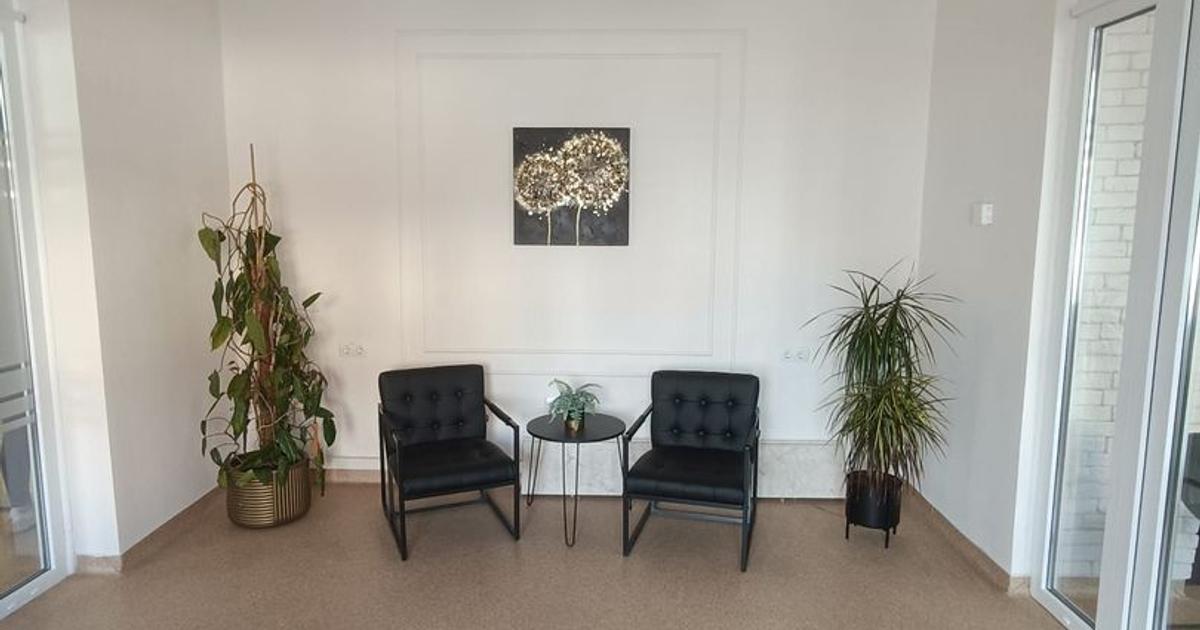 Spatiu comercial de inchiriat, pretabil birou, 20 mpu, mobilat, Sebes