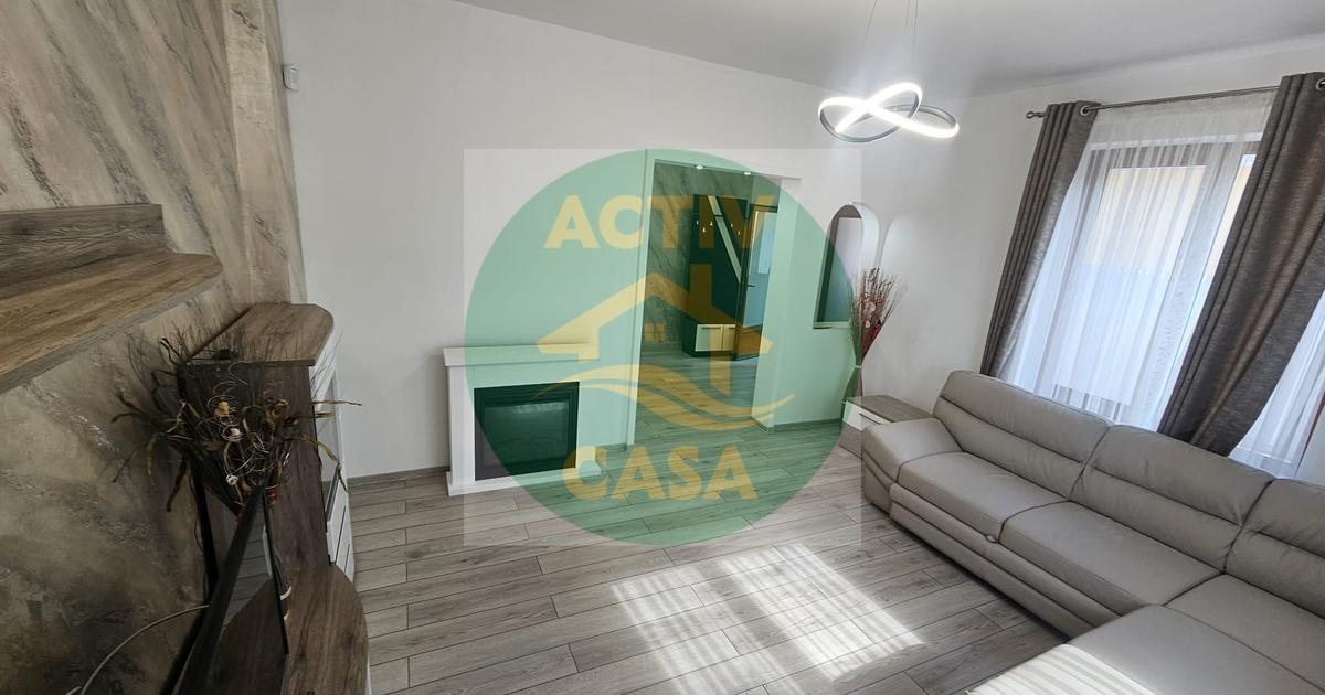 Casă 100 mp cu 3 camere în Roman