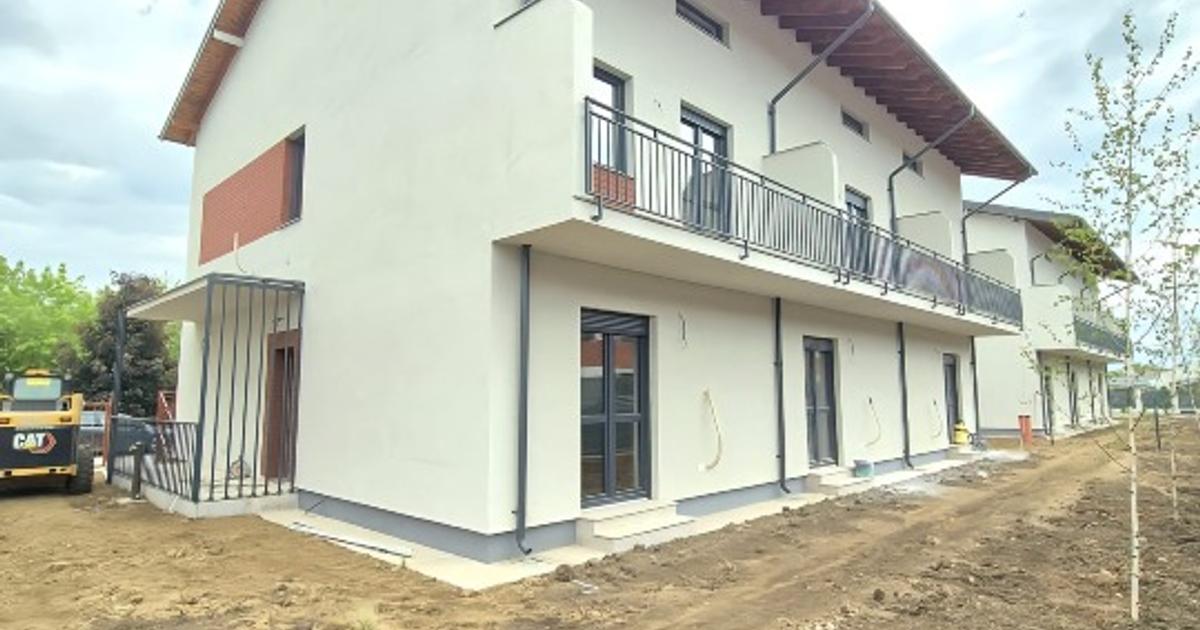 Casă 150 mp cu 5 camere în Mogoșoaia