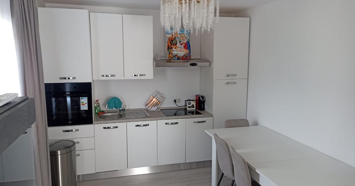 Casă individuală 120 mp cu 4 camere în zona Central, Botoșani