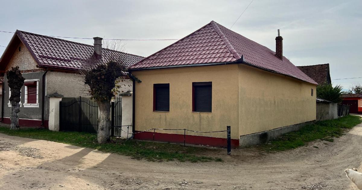Casa 2 camere + bucatarie, teren 320 mp sat Ariusd jud. Covasna