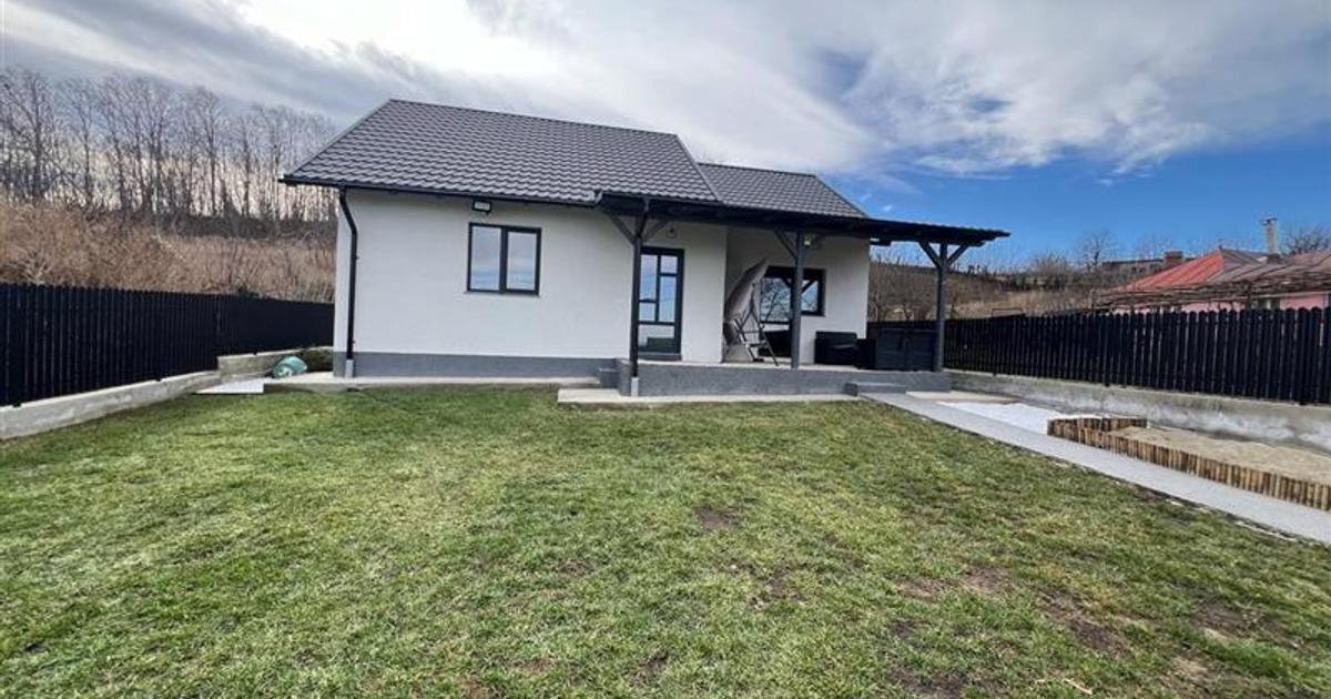 Casă individuală 110 mp cu 3 camere în zona Est, Bacău
