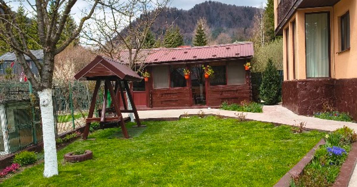 Pensiune de vânzare Cheia Prahova , 12 camere , 1000 mp teren , complet utilata