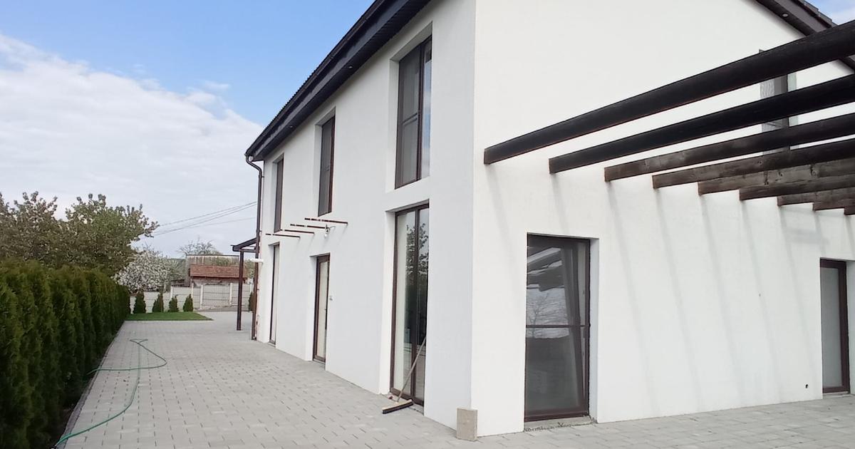 Casă individuală 145 mp cu 4 camere în Ciugud