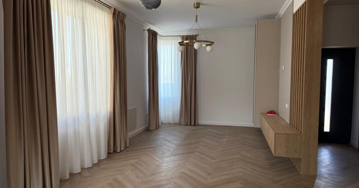 Casă individuală 109 mp cu 4 camere în Frumușani