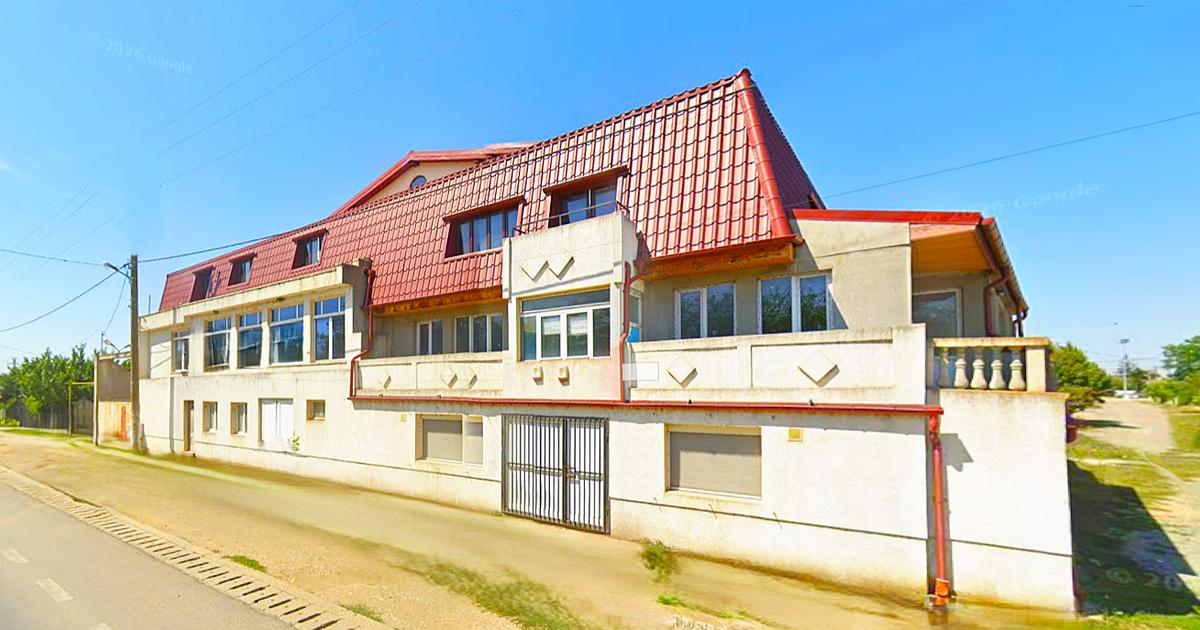 Casă individuală 850 mp cu 12 camere în Fundulea