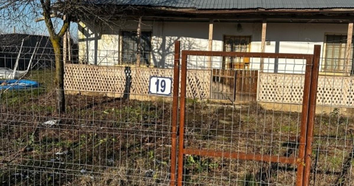 Casă individuală 85 mp cu 2 camere în Ghimpați