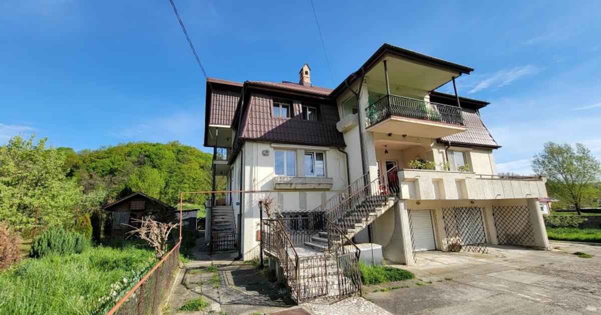 Casă individuală 468 mp cu 5 camere în Gurișoara