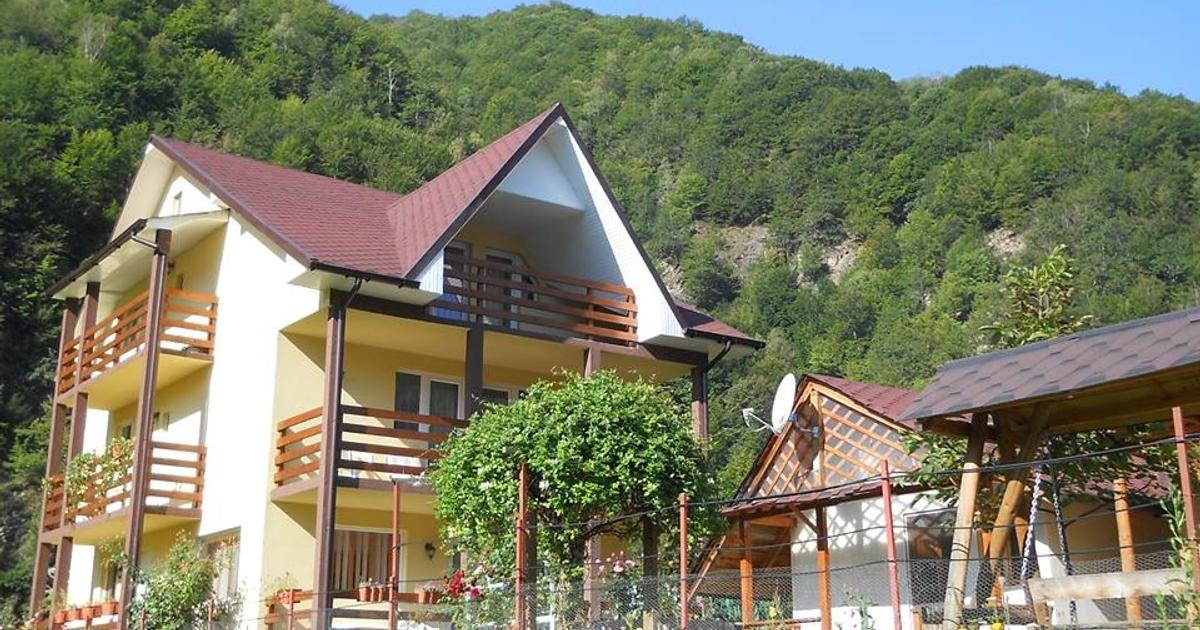 Casă individuală 247 mp cu 5 camere în Malaia