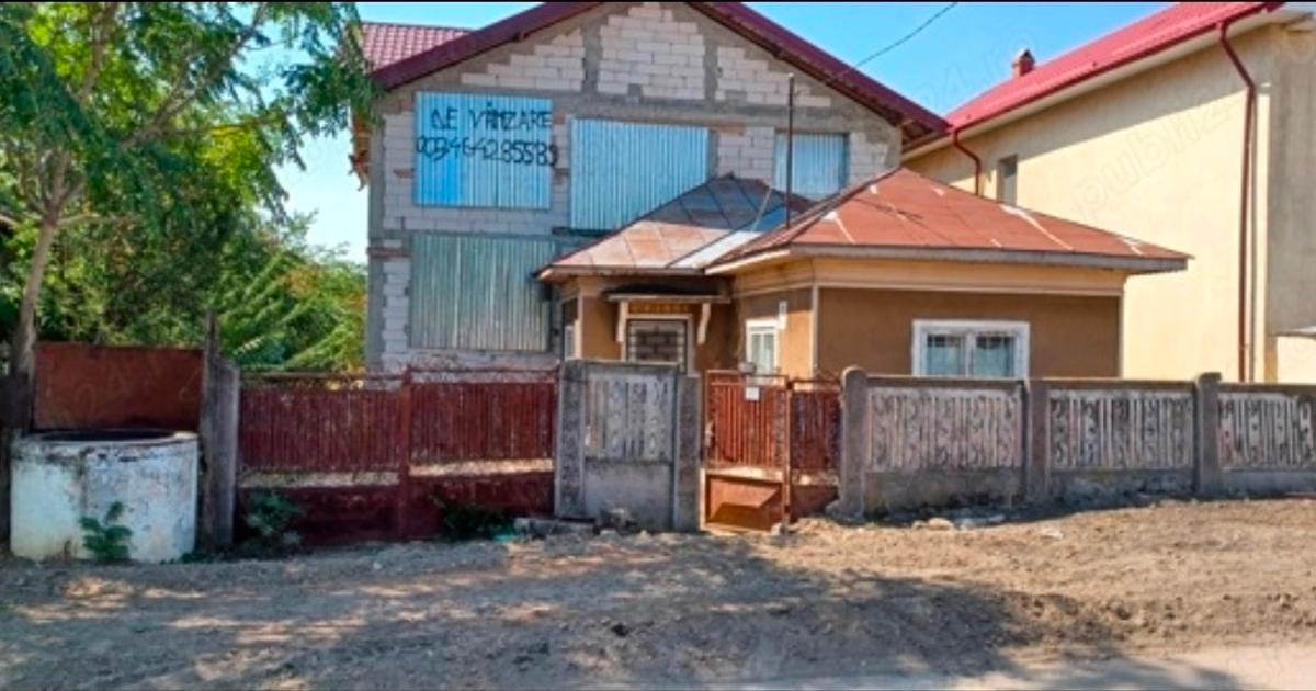 Casă individuală 280 mp cu 4 camere în Peretu