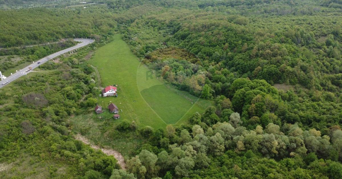 Proprietate OFF-GRID 5,76 Ha. Casa tradiționala lemn. Limită Cluj