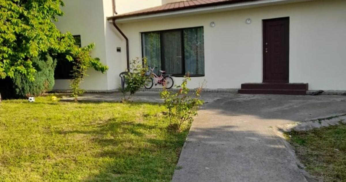 Casă individuală 270 mp cu 5 camere în Slatina