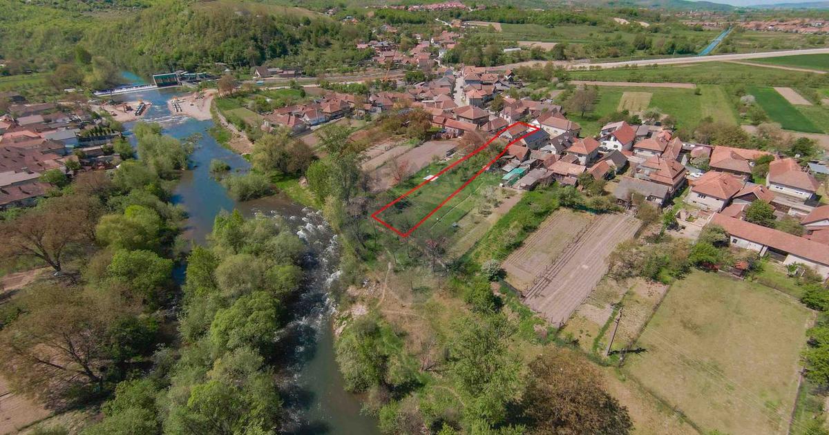 Casă rustică pe malul Crișului Repede, de vânzare, Vadu Crișului