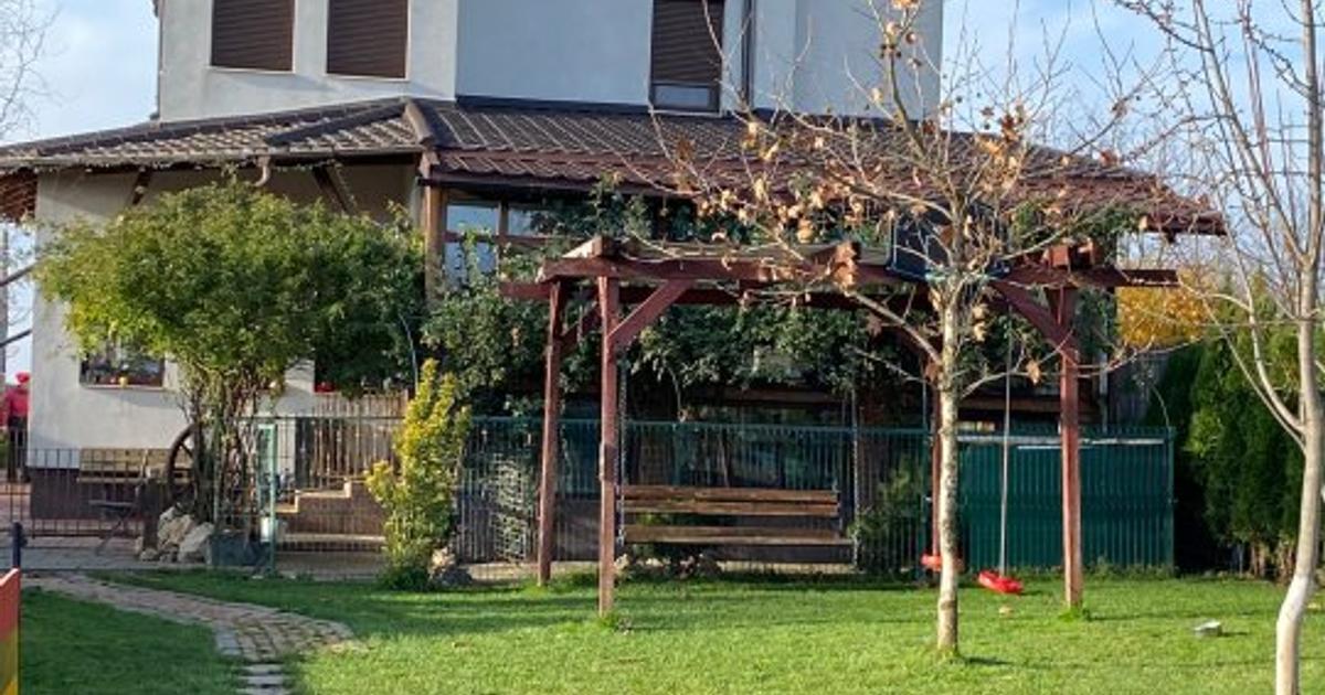 Casă individuală 260 mp cu 6 camere în Varlaam