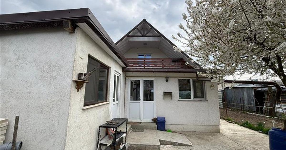Duplex 108 mp cu 3 camere în zona Exterior Est, Bacău