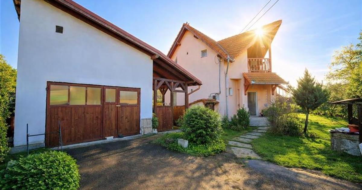 Vila duplex spatioasa in Chilieni, Sfantu Gheorghe,6 camere, garaj si teren gene