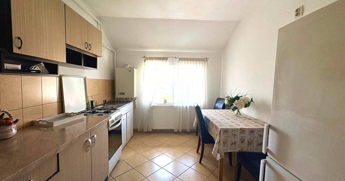 Garsoniera Bradet la mansarda mobilata si utilata 1000lei /luna