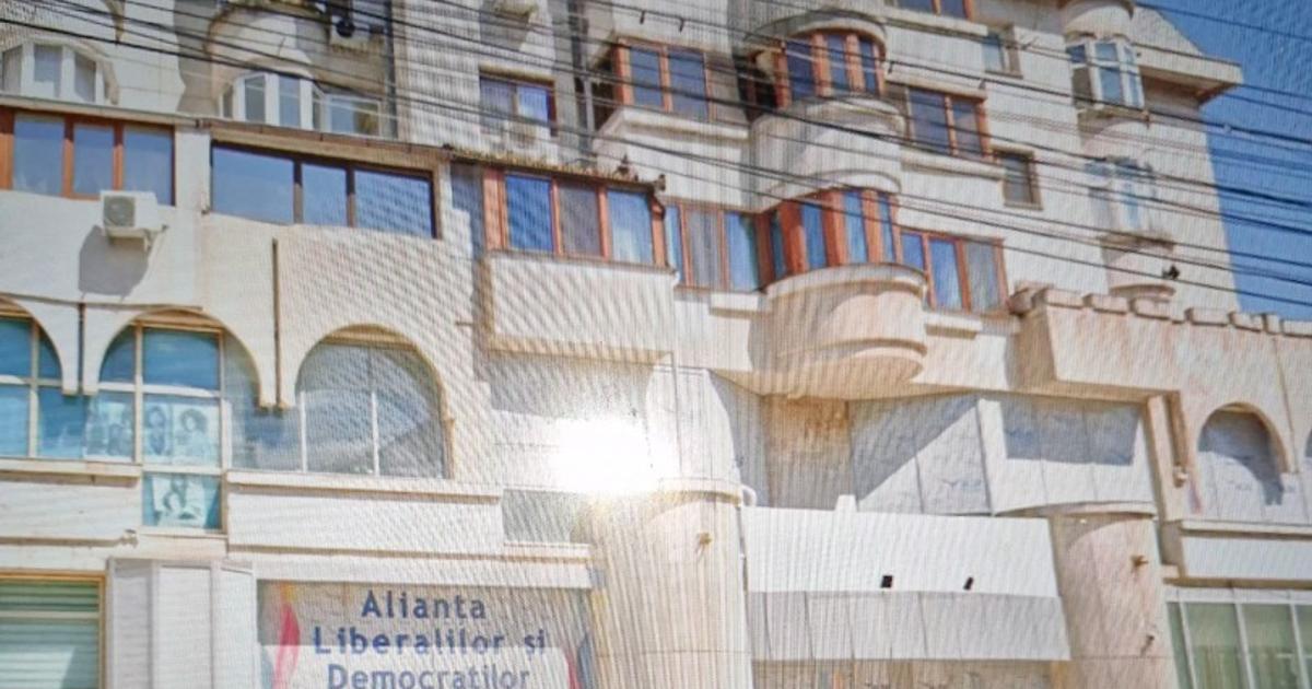 Garsonieră decomandată în zona Central, Galați