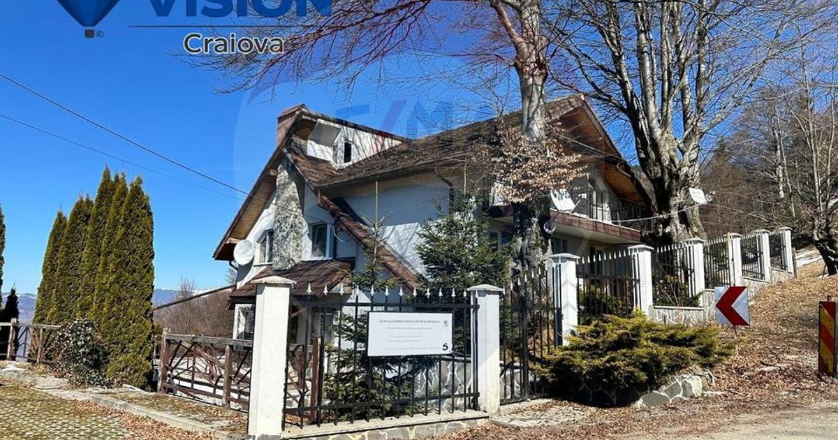 Hotel / Pensiune cu 7 camere de vânzare în zona Nord-Est