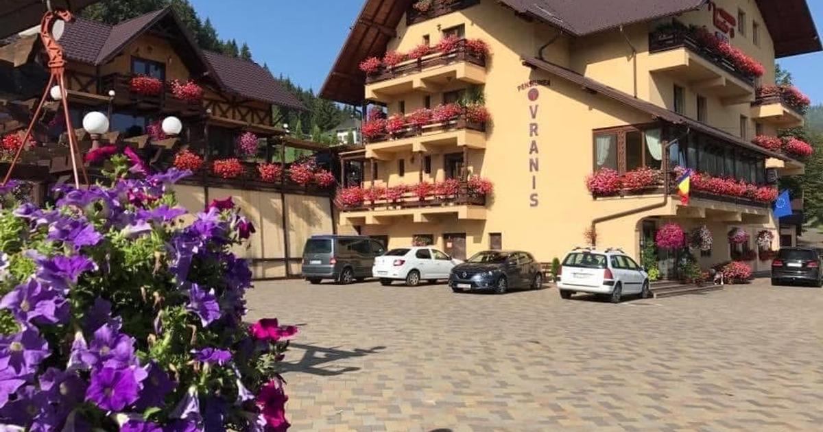 Vand pensiune turistica in localitatea Sadova,Campulung  Moldovenesc,Suceava